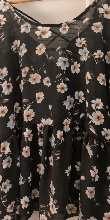 Floral Ruffle Hem Long-Sleeve " Flowy" Blouse - Black Floral - Picture 3 of 9